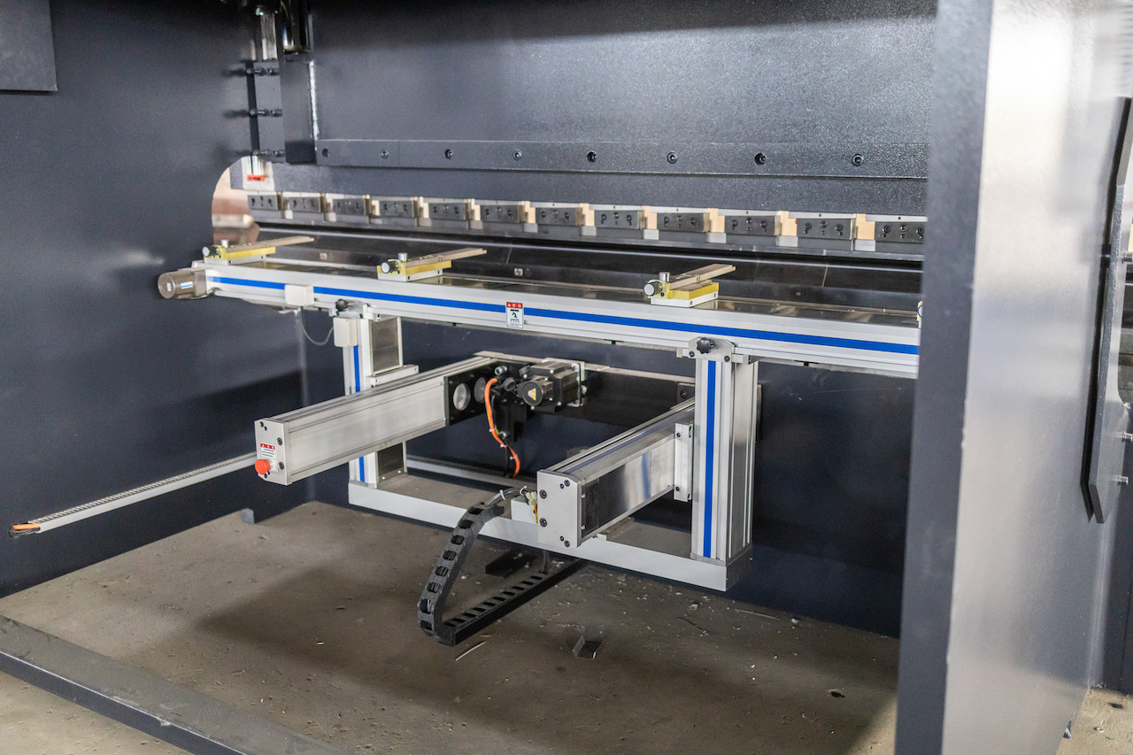 100t Hydraulic Cnc Brake Press Crowning Cnc Press Brake Delem Prasa hydrauliczna cnc 100t Crowning Prasa krawędziowa CNC Delem
