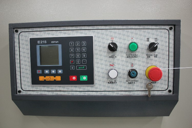 12mm 3200mm Hydrauliczna nożyce gilotynowe Maszyna do cięcia blachy stalowej Cnc