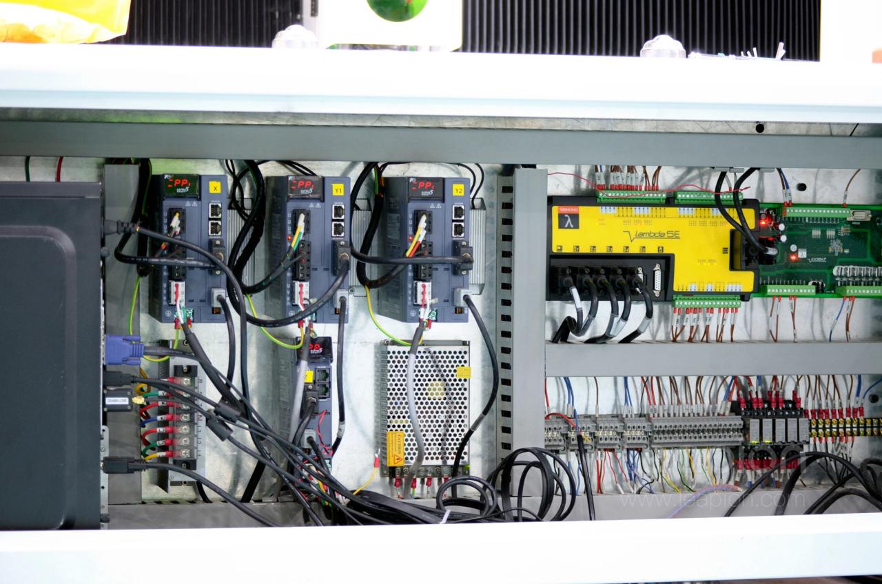 1500*3000mm 500w Racuys Or Ipg Fiber Laser Cutting Machine 1500 * 3000mm 500w Racuys lub maszyna do cięcia laserem światłowodowym Ipg