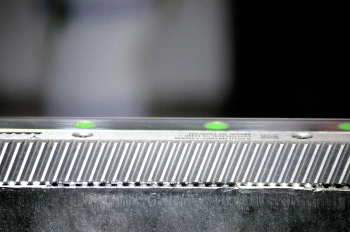 1500*3000mm 500w Racuys Or Ipg Fiber Laser Cutting Machine 1500 * 3000mm 500w Racuys lub maszyna do cięcia laserem światłowodowym Ipg