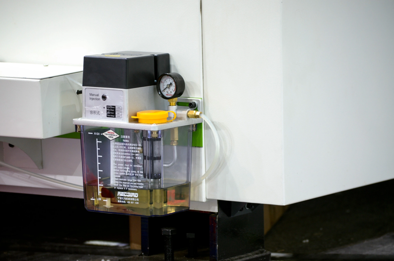 1500*3000mm 500w Racuys Or Ipg Fiber Laser Cutting Machine 1500 * 3000mm 500w Racuys lub maszyna do cięcia laserem światłowodowym Ipg