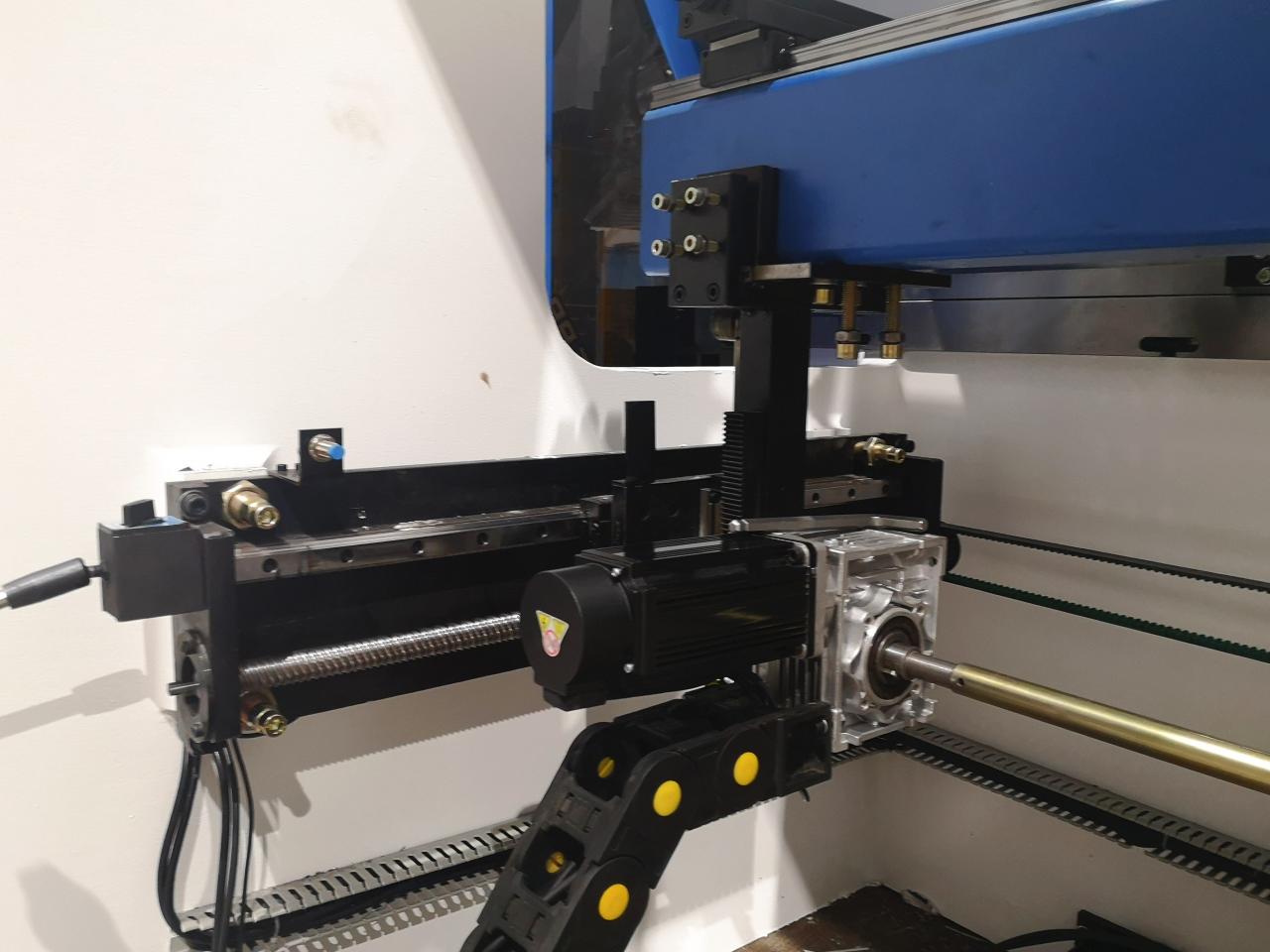 160t-4000 4-axis Cnc Hydraulic Bending Machine Press Brake 160t-4000 4-osiowa hydrauliczna maszyna do gięcia cnc Prasa krawędziowa