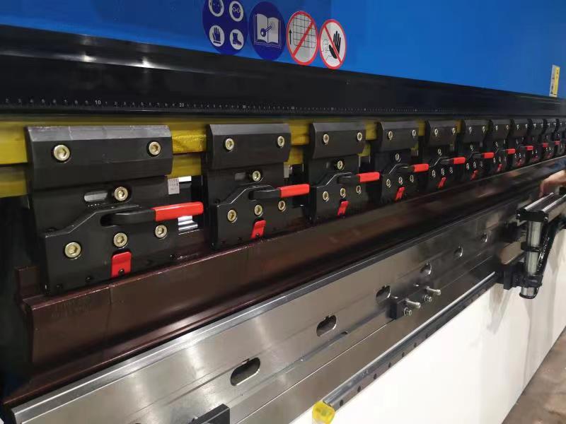 160t-4000 4-axis Cnc Hydraulic Bending Machine Press Brake 160t-4000 4-osiowa hydrauliczna maszyna do gięcia cnc Prasa krawędziowa