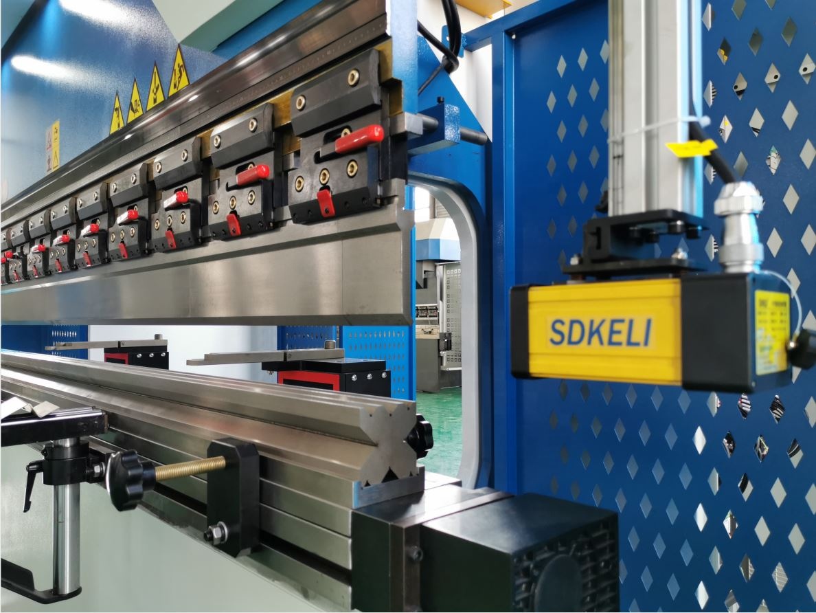 160t-4000 4-axis Cnc Hydraulic Bending Machine Press Brake 160t-4000 4-osiowa hydrauliczna maszyna do gięcia cnc Prasa krawędziowa