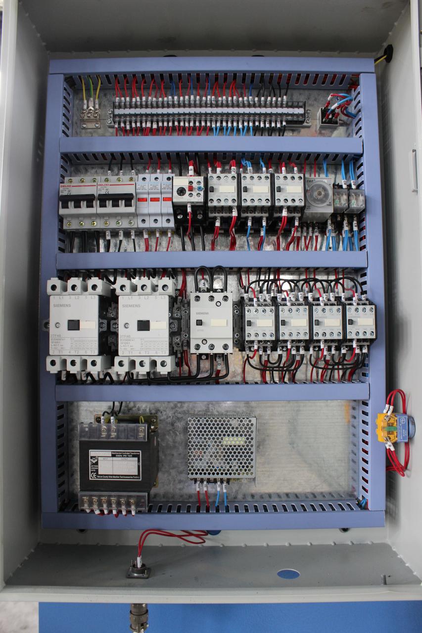 Hydrauliczna maszyna do cięcia belek obrotowych Nc o długości 2,5 m