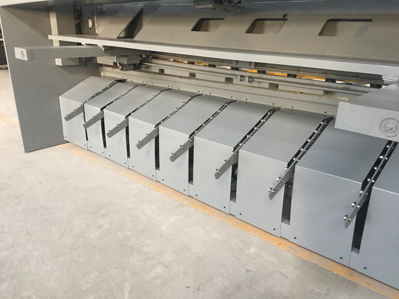 Hydrauliczna maszyna do cięcia belek obrotowych Nc o długości 2,5 m