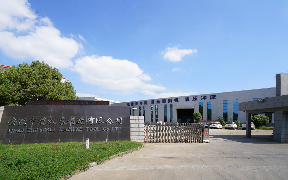 200t 300t Standardowa przemysłowa prasa krawędziowa Hydrauliczna prasa krawędziowa Cnc