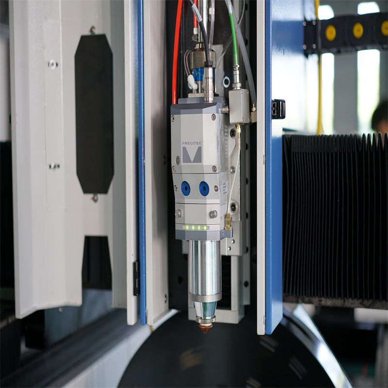 3015 1500x3000 Maszyna do cięcia laserem z włókna aluminiowego Przemysłowe urządzenia laserowe