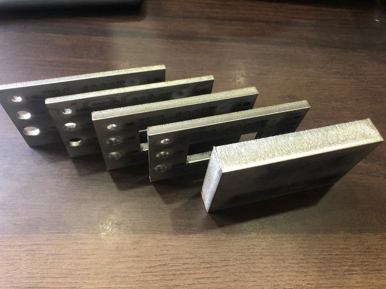 3015 4015 1kw To 6kw Cnc Fiber Laser Cutting Machine Raycus Laser Power 3015 4015 1kw do 6kw Maszyna do cięcia laserem światłowodowym Cnc Moc lasera Raycus