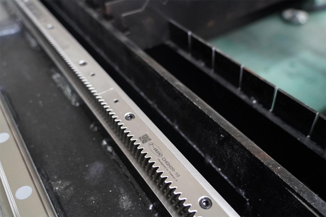 3015 4kw 1kw 2kw 3kw Stainless Steel Cnc Fiber Laser Cutting Machine 3015 4kw 1kw 2kw 3kw Maszyna do cięcia laserem Cnc ze stali nierdzewnej