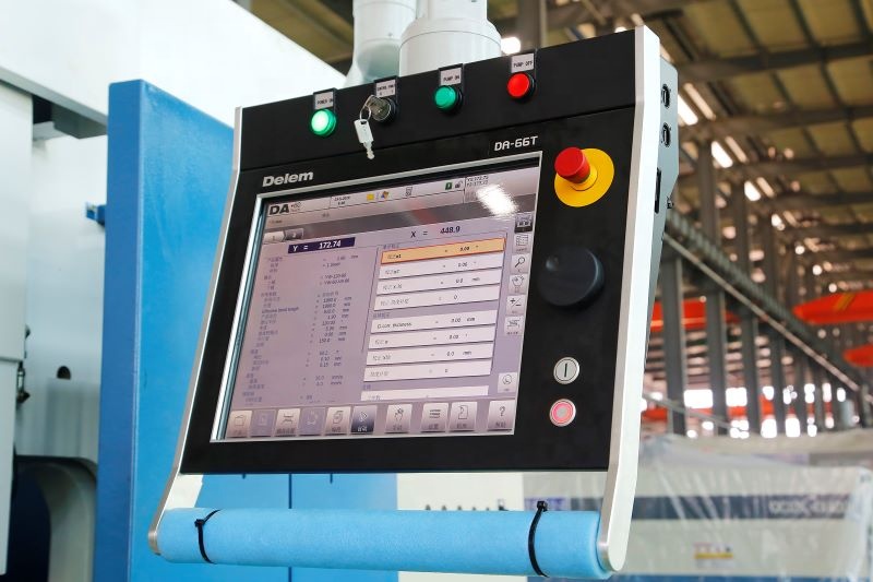 4 Axis Cnc Tandem Press Brake With Delem Da58t 2d Graphical Controller 4-osiowa prasa krawędziowa Cnc Tandem z kontrolerem graficznym Delem Da58t 2d