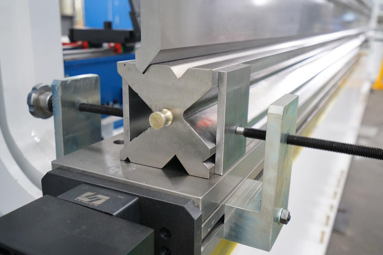 4 Axis Cnc Tandem Press Brake With Delem Da58t 2d Graphical Controller 4-osiowa prasa krawędziowa Cnc Tandem z kontrolerem graficznym Delem Da58t 2d