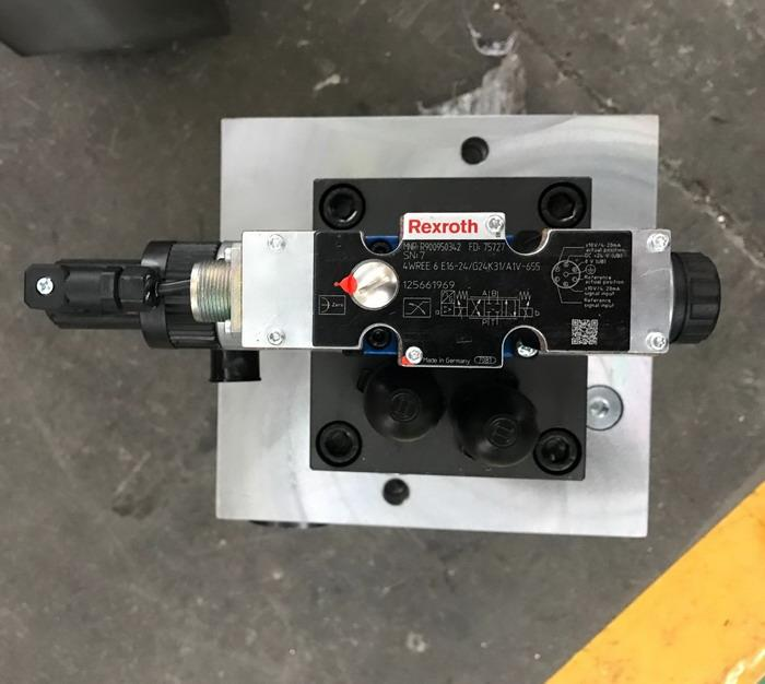 4 Axis Cnc Tandem Press Brake With Delem Da58t 2d Graphical Controller 4-osiowa prasa krawędziowa Cnc Tandem z kontrolerem graficznym Delem Da58t 2d