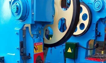 400 Ton Small Pneumatic Power Punch Press Mechanical Eccentric Punching Machine 400 ton Mała pneumatyczna prasa do dziurkowania Mechaniczna maszyna do wykrawania mimośrodowego