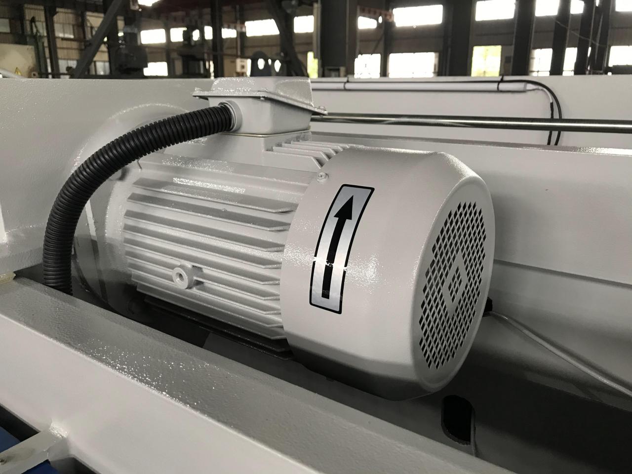 4mm Oem Qc11y-8x3200 Nc Hydraulic Guillotine Guillotine Shearing Machine 4mm Oem Qc11y-8x3200 Nc Hydrauliczna gilotyna do nożyc gilotynowych