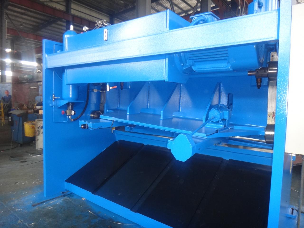 4mm Oem Qc11y-8x3200 Nc Hydraulic Guillotine Guillotine Shearing Machine 4mm Oem Qc11y-8x3200 Nc Hydrauliczna gilotyna do nożyc gilotynowych