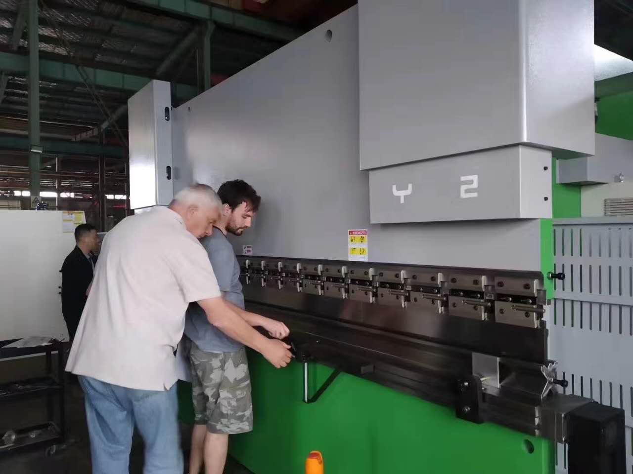 63 Ton Metal Steel Sheet Plate Bending Machine Cnc Hydraulic Press Brake For Metal Working 63 Ton Metalowa maszyna do gięcia blach stalowych Cnc Hydrauliczna prasa krawędziowa do obróbki metalu
