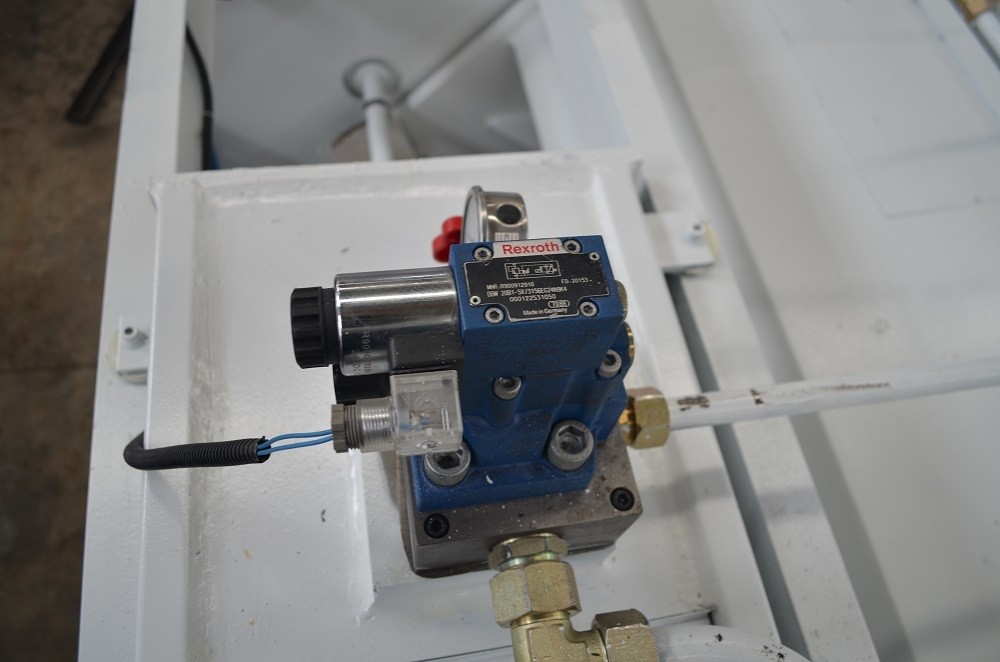 6*3200mm Guillotine Shears Metal Shear Hydraulic Iron Sheet Cutting Shearing Machine 6 * 3200mm Nożyce gilotynowe Nożyce do metalu Hydrauliczne nożyce do cięcia blachy żelaznej