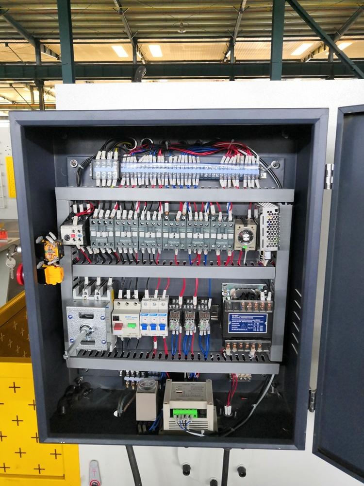 6mm Q11 Electric Sheet Plate Shearing Machine 8 Feet Sheet Metal Shearing Machine 6mm Q11 Elektryczna maszyna do cięcia blach 8-stopowa maszyna do cięcia blachy