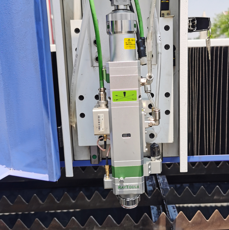 8mm 10mm Carbon Steel Laser Cutter 1530 4020 Cnc Fiber Laser Cutting Machine 8mm 10mm Wycinarka laserowa ze stali węglowej 1530 4020 Maszyna do cięcia laserem Cnc Fiber