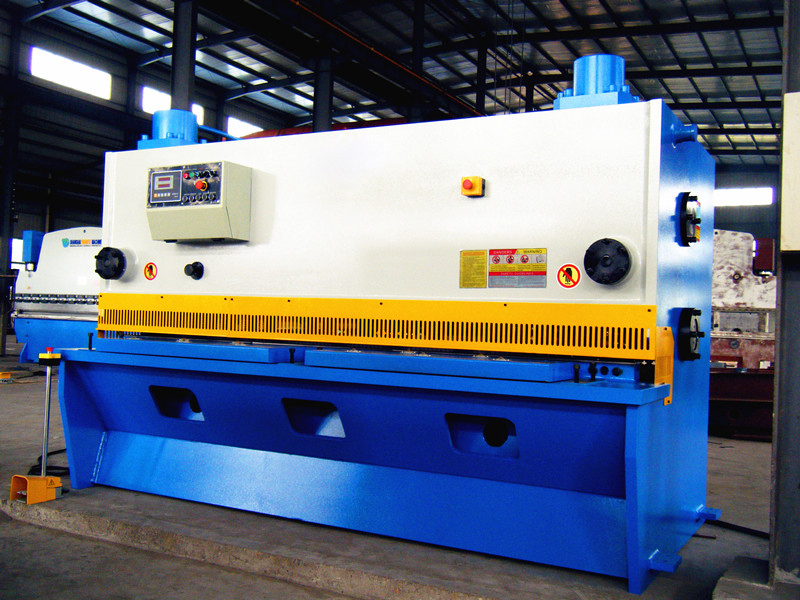 Aluminium Cutting Machine Hydraulic Guillotine Shearing Machine Pendulum Plate Shears Maszyna do cięcia aluminium Hydrauliczne nożyce gilotynowe Nożyce do płyt wahadłowych