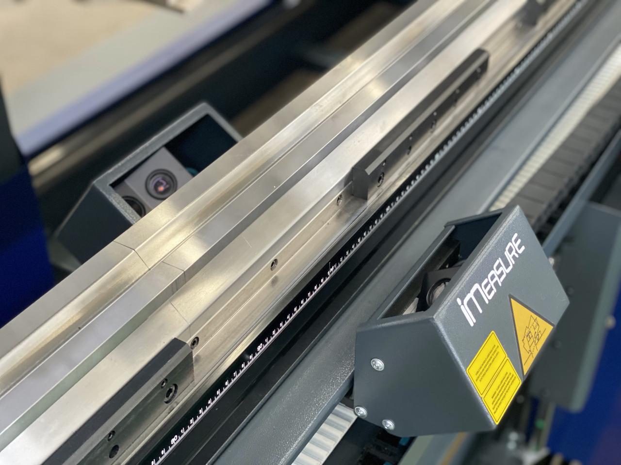 China 220t Cnc Bending Machine 6+1 Axis Hydraulic Press Brake Price Chiny 220t Giętarka Cnc 6 + 1 osiowa hydrauliczna prasa krawędziowa Cena