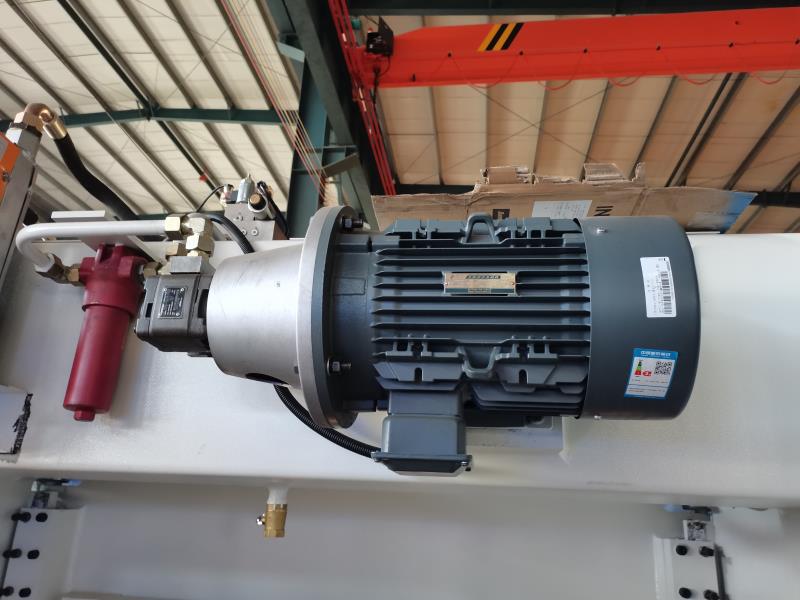 China Metal Hydraulic Press Brake Machine With Reasonable Price Chiny Metalowa hydrauliczna prasa krawędziowa w rozsądnej cenie