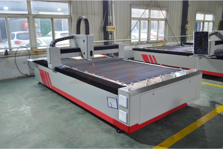 Cnc 2000w Fiber Laser Cutting Machine For Industrial Metal Sheet Cutting Maszyna do cięcia laserem światłowodowym Cnc 2000w do cięcia blachy przemysłowej