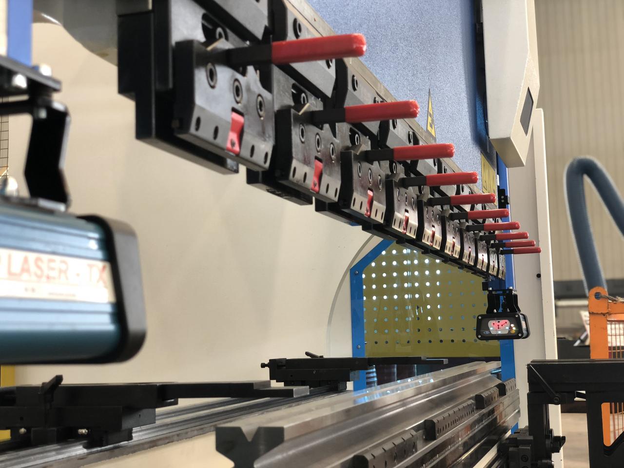 Cnc Hydraulic Bending Machine 160x3200 Press Brake Price Hydrauliczna giętarka CNC 160x3200 Prasa krawędziowa Cena