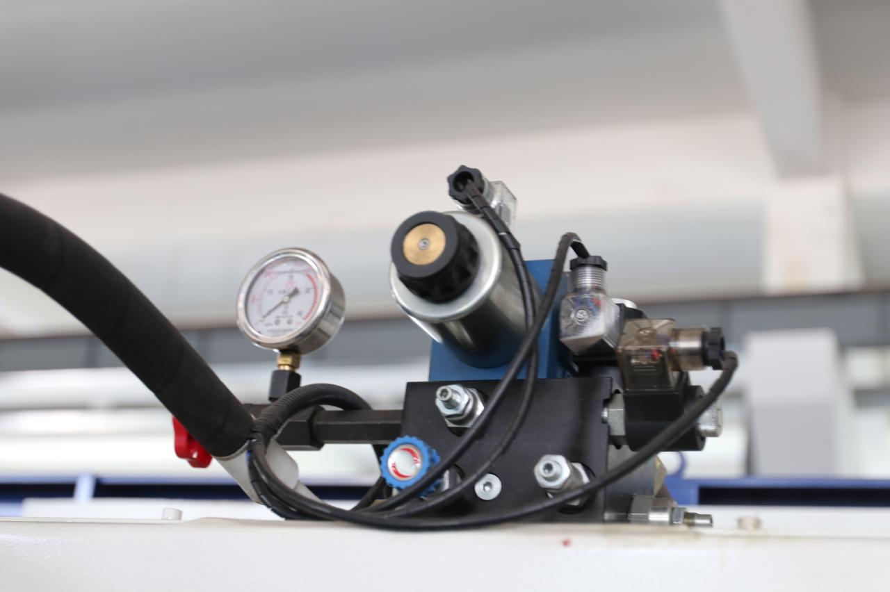 Prasa hydrauliczna cnc Maszyna do gięcia Servo Electric Press Brake 40T