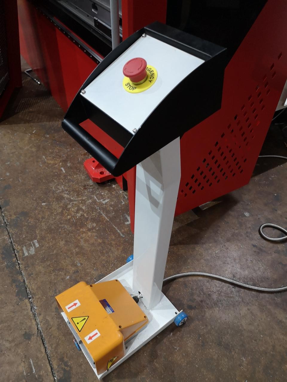 Delem Da66t 125 3+1 4+1 6+1 8+1 Cnc Hydraulic Press Brake For Metal Plate Bending Delem Da66t 125 3+1 4+1 6+1 8+1 Hydrauliczna prasa krawędziowa Cnc do gięcia blach