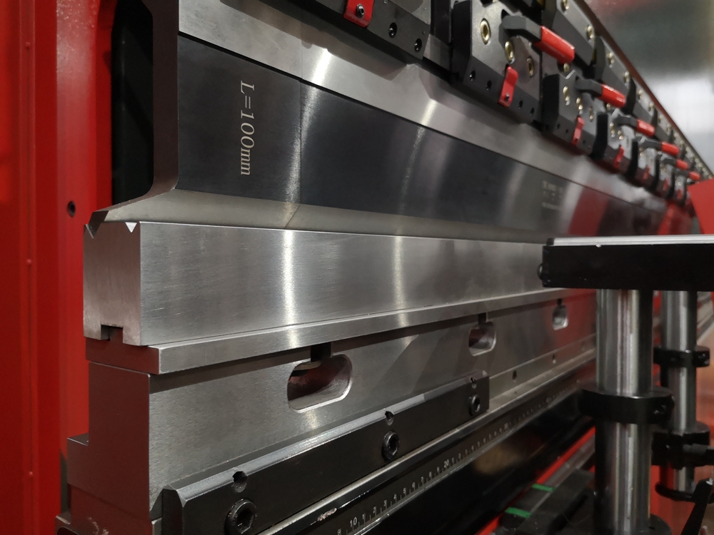 Delem Da66t 125 3+1 4+1 6+1 8+1 Cnc Hydraulic Press Brake For Metal Plate Bending Delem Da66t 125 3+1 4+1 6+1 8+1 Hydrauliczna prasa krawędziowa Cnc do gięcia blach