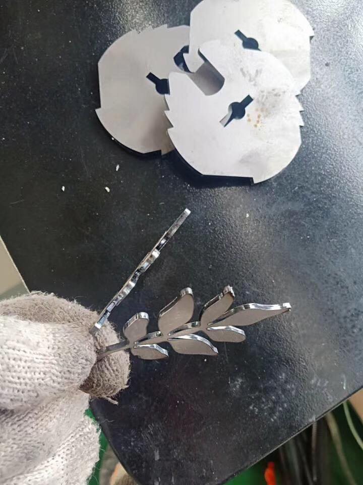 Maszyna do cięcia laserem Cnc o dużej mocy 3015 2000 W z blachy stalowej