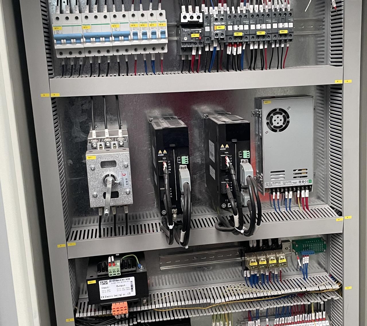 High Quality 3m Press Brake Machine Hydraulic 100 Ton For Sheet Metal Bending Wysokiej jakości prasa krawędziowa 3m hydrauliczna 100 ton do gięcia blach