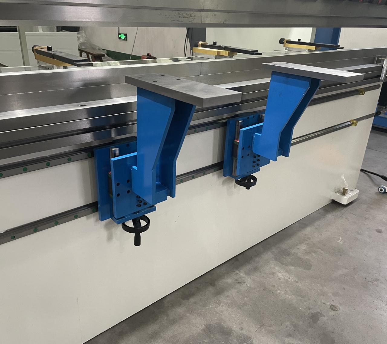 High Quality 3m Press Brake Machine Hydraulic 100 Ton For Sheet Metal Bending Wysokiej jakości prasa krawędziowa 3m hydrauliczna 100 ton do gięcia blach