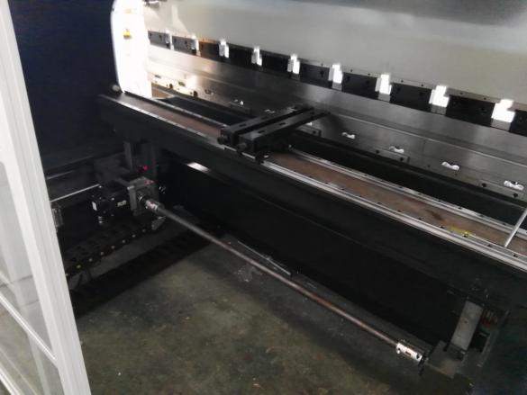 High Quality Sheet Metal Hydraulic Press Brake Machine Wysokiej jakości hydrauliczna prasa krawędziowa do blachy