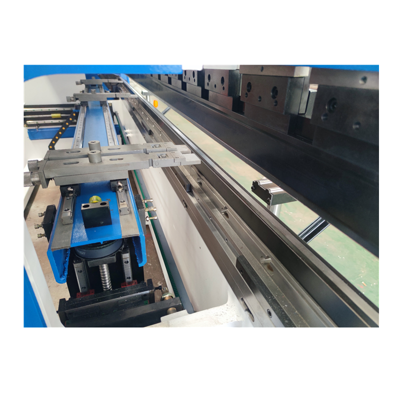 Hydraulic Press Brake Of 130t/3200mm 4+1 Axis Delem Da53t Cnc Press Brake Hydrauliczna prasa krawędziowa 130t / 3200mm 4 + 1 oś Delem Da53t Prasa krawędziowa CNC