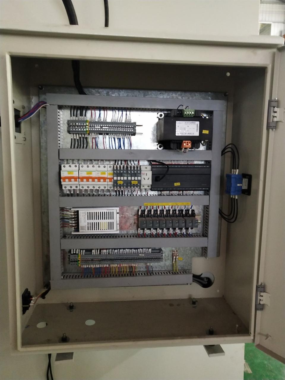 Pneumatyczne sprzęgło cierne Wysokowydajna prasa do dziurkowania