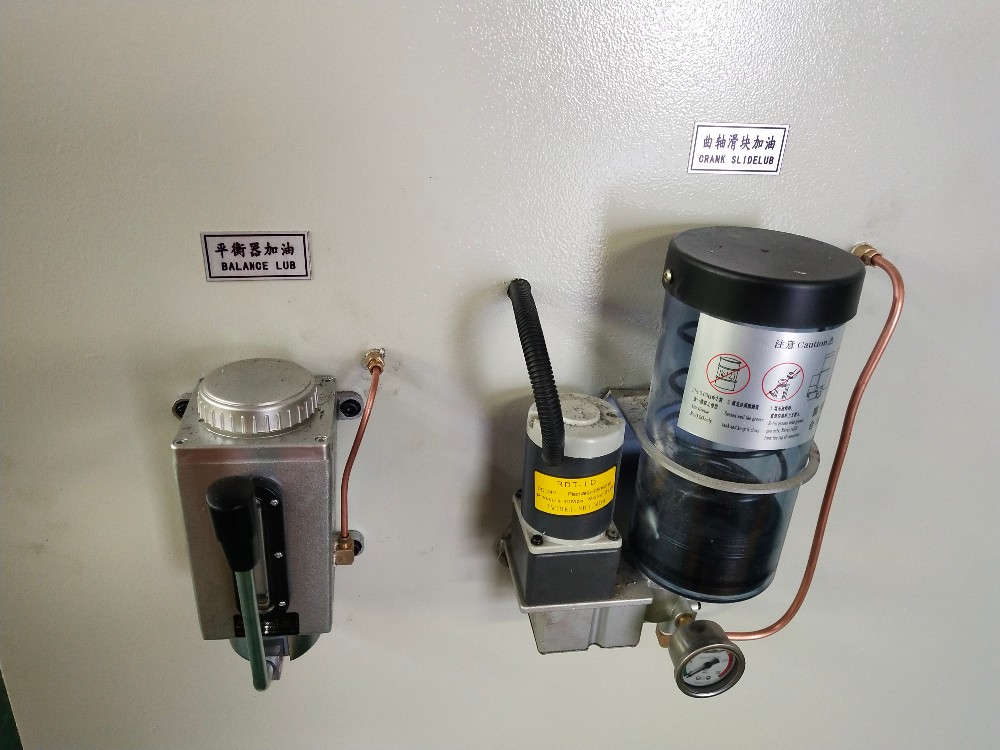 Pneumatic Friction Clutch High Performance Punch Press Machine Pneumatyczne sprzęgło cierne Wysokowydajna prasa do dziurkowania