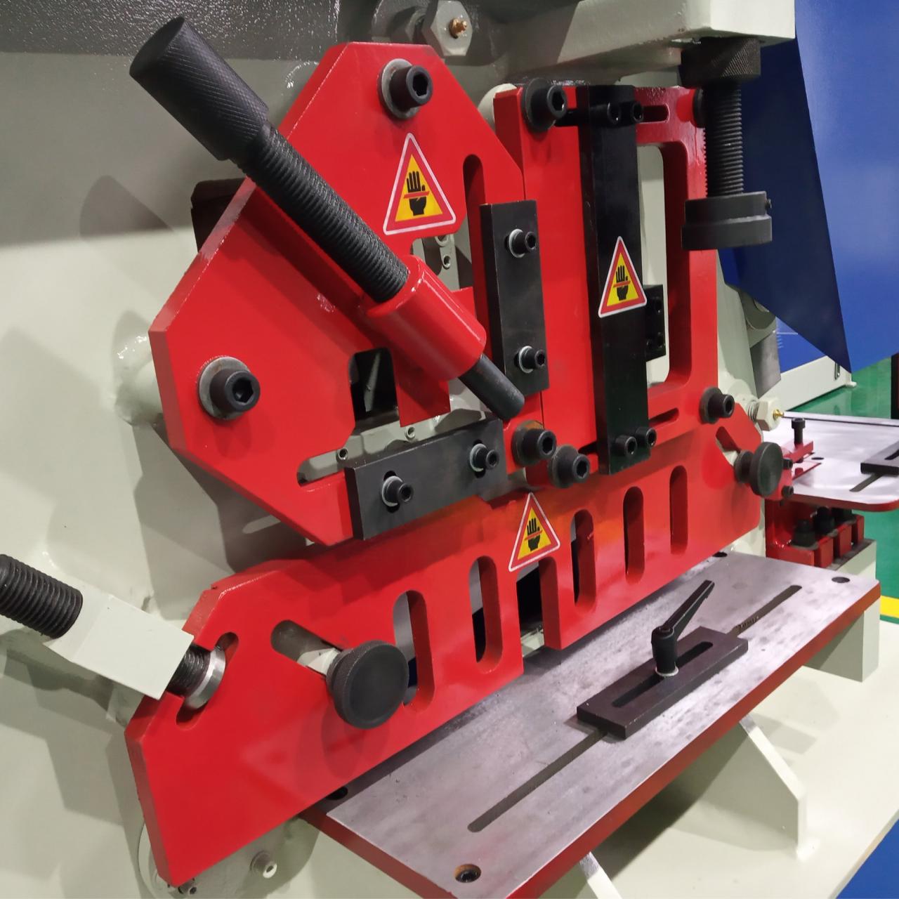 Q35y Series Hydraulic Ironworker Shearing And Punching Machine Hydrauliczna maszyna do cięcia i wykrawania ślusarki serii Q35y