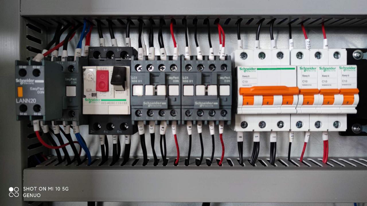 Qc11k Hydraulic Shear Machine And Guillotine Shearing Machine For Sheet Metal Cutting Nożyce hydrauliczne Qc11k i nożyce gilotynowe do cięcia blach