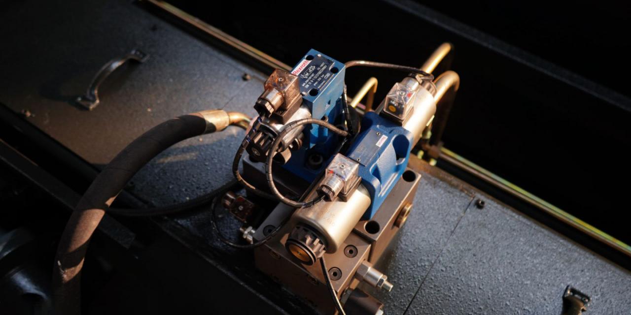 Wc67 Hydraulic Press Brake / CNC Press Bending Machine / Plate Bending Machine China Prasa krawędziowa hydrauliczna Wc67 / Maszyna do gięcia prasy CNC / Maszyna do gięcia blach Chiny