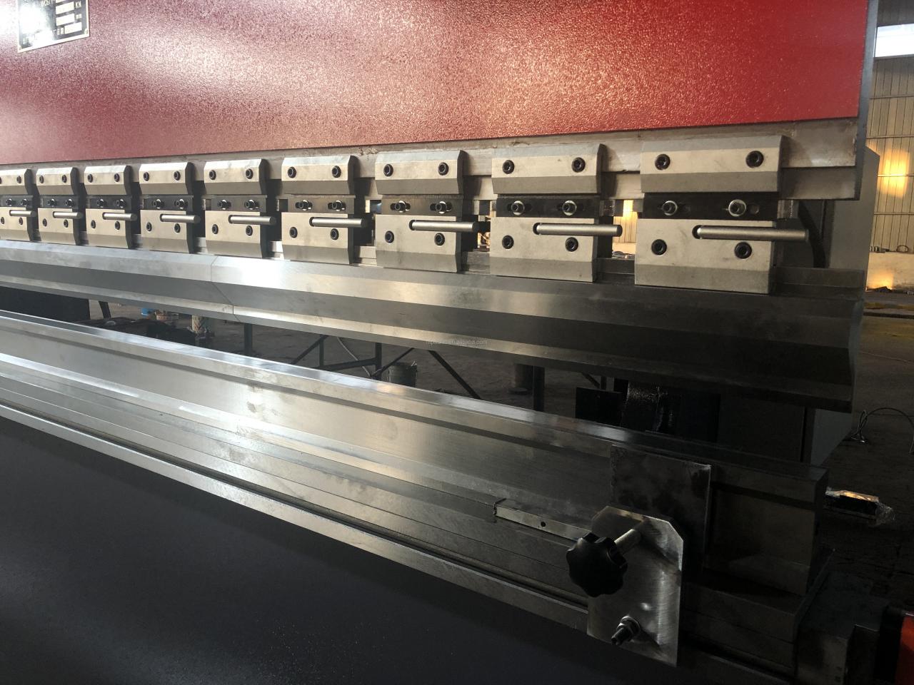 Wc67k Cnc Aluminum Iron Plate Hydraulic Press Brake Cnc Metal Sheet Bending Machine Wc67k Cnc Aluminium Iron Plate Hydrauliczna prasa krawędziowa Cnc Metalowa maszyna do gięcia blach