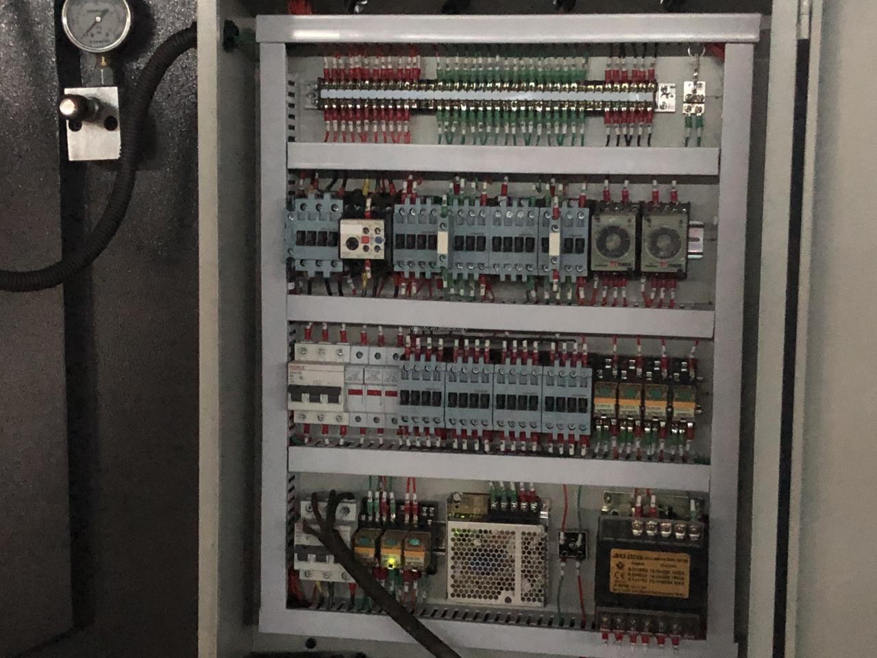 Wc67k Cnc Aluminum Iron Plate Hydraulic Press Brake Cnc Metal Sheet Bending Machine Wc67k Cnc Aluminium Iron Plate Hydrauliczna prasa krawędziowa Cnc Metalowa maszyna do gięcia blach