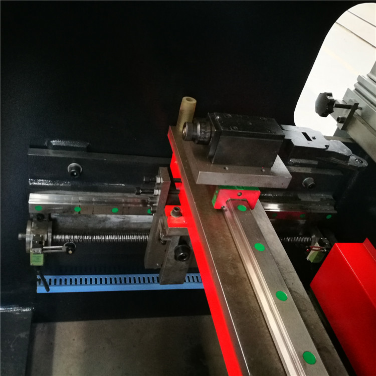 Wc67y-160 4000 Hydraulic Press Brake Cnc Metal Bending Machine For 4000mm Width Steel Wc67y-160 4000 Hydrauliczna prasa krawędziowa Cnc Metalowa giętarka do stali o szerokości 4000 mm